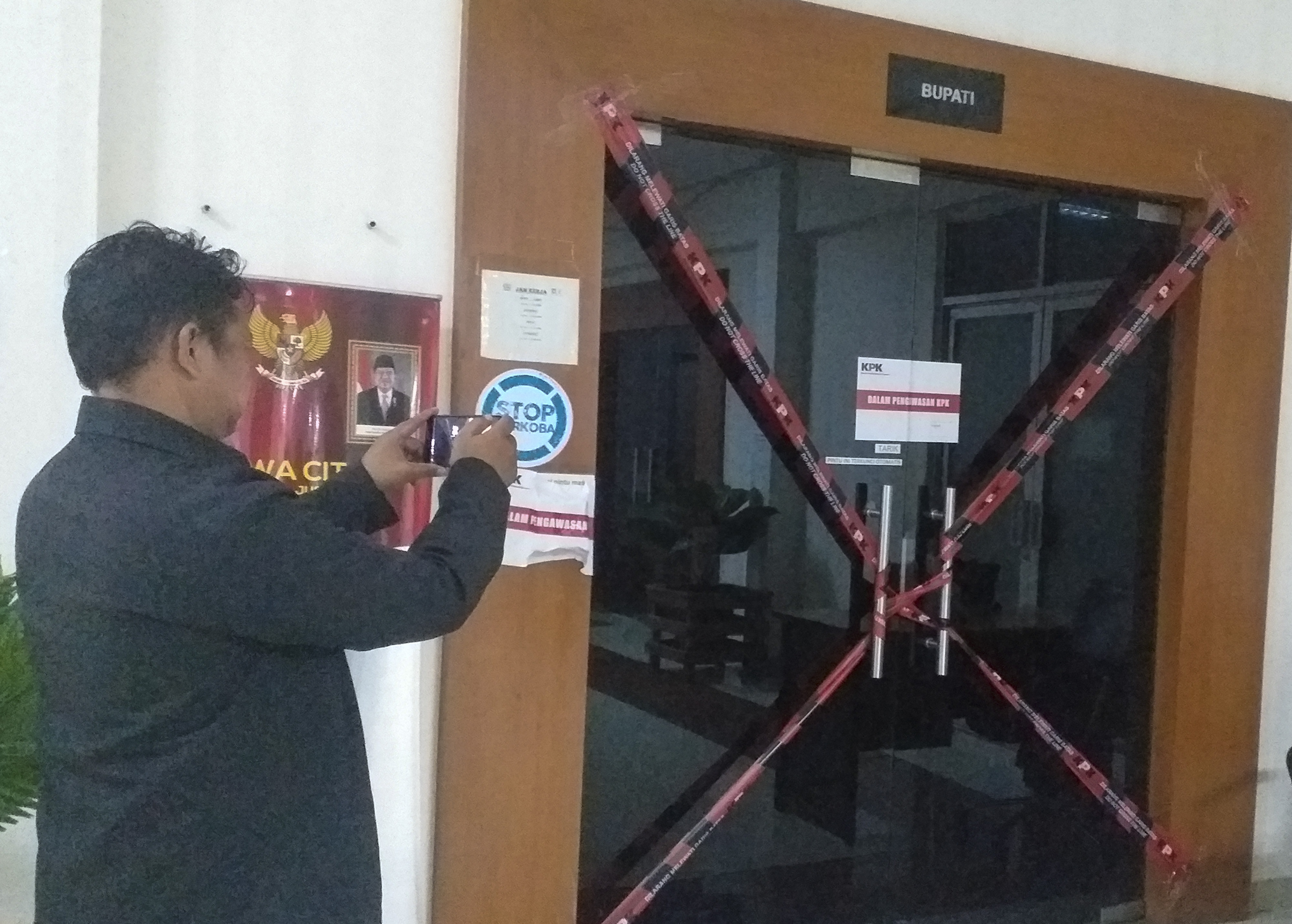 KPK segel kantor Bupati Muara Enim