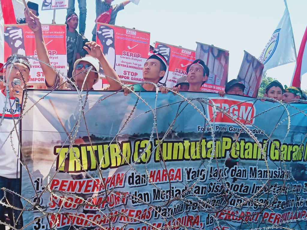 Petani Garam Madura Demo