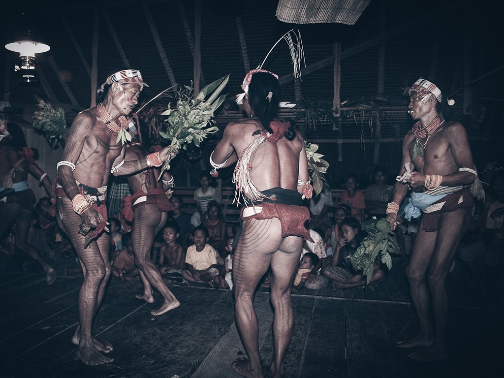 Suku Mentawai