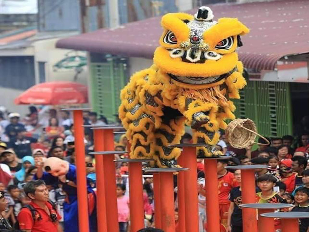 Barongsai Golden Dragon