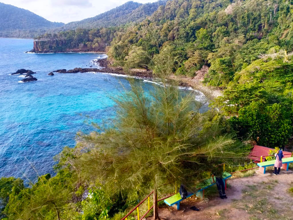 Pantai Gua Sarang