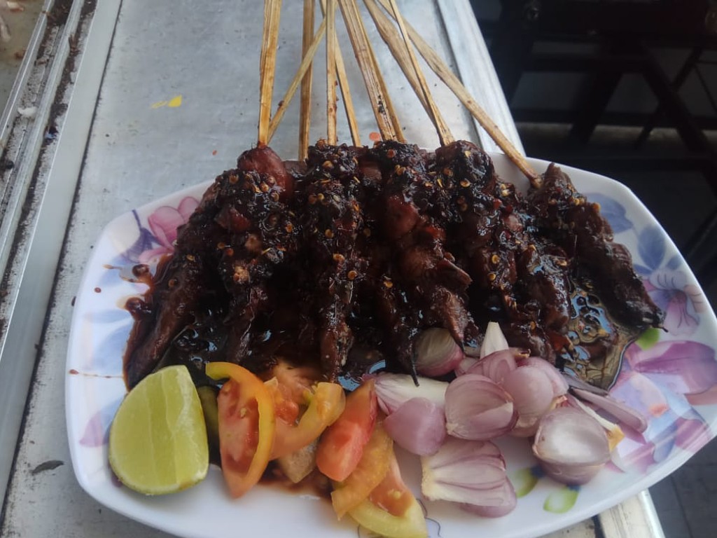 Sate Kambing Muda Haji Sanusi di Makassar