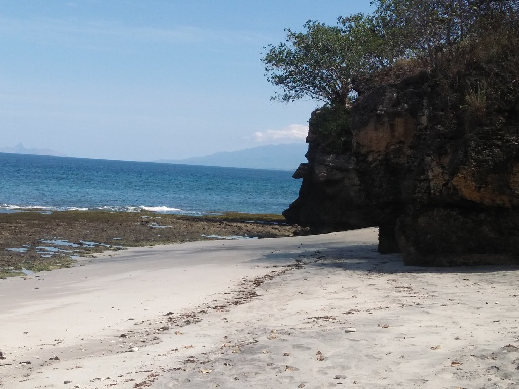 Pasir Putih di Liang Mbala, Flores