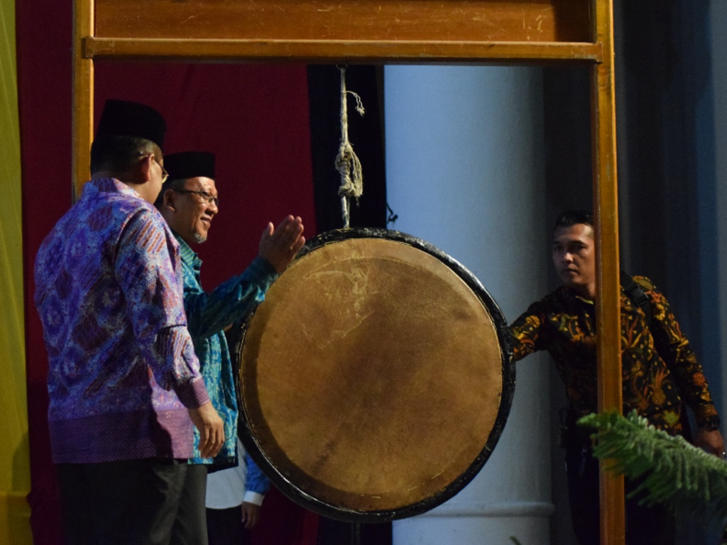 Pemukulan Rapai Geleng di Aceh