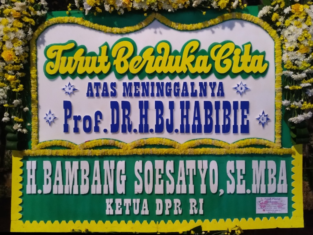 Karangan bunga BJ Habibie