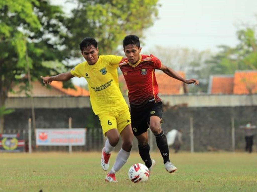 Persibat vs Perserang