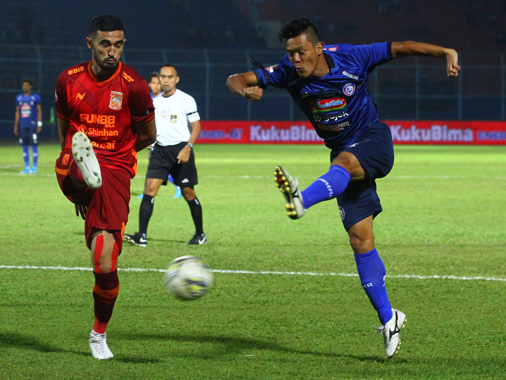 Arema FC vs Bhayangkara FC