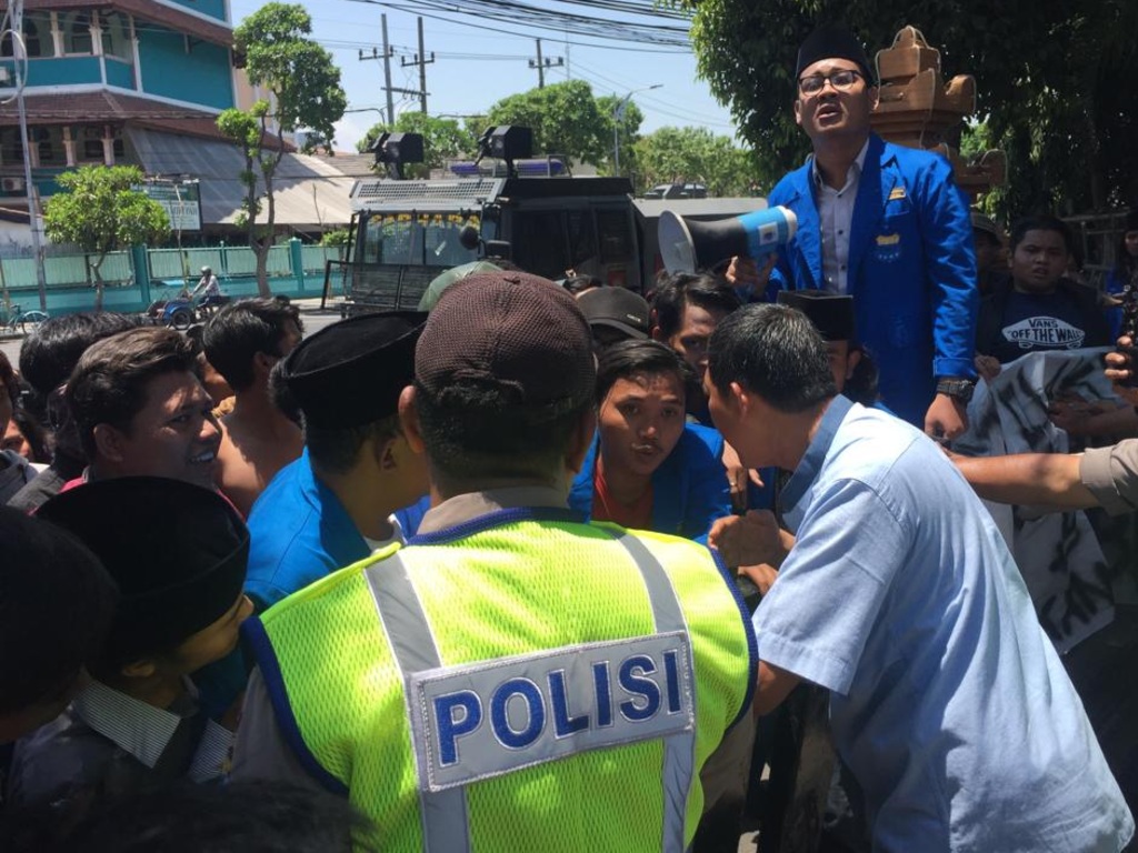 PMII Demo di Surabaya