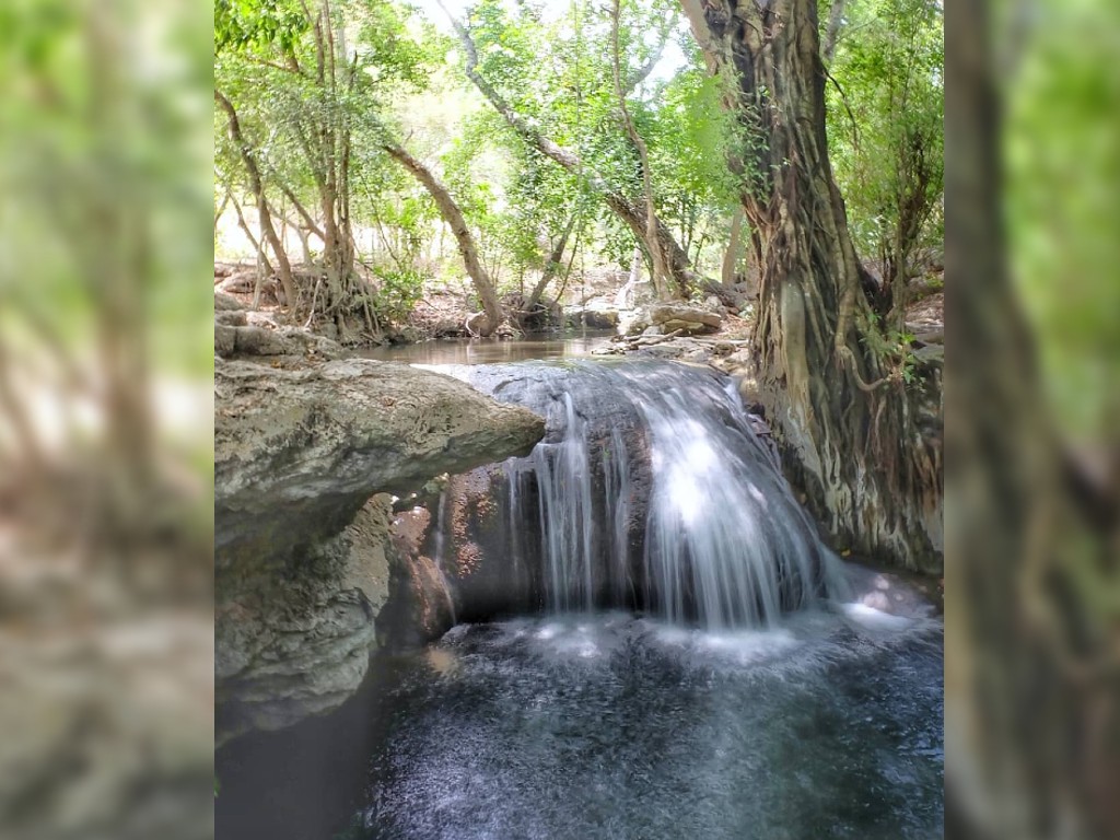 Air Terjun Diwu Mbai di Pulau Moyo