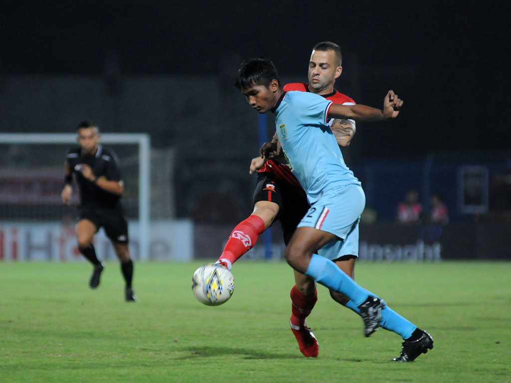 Madura United vs Persela