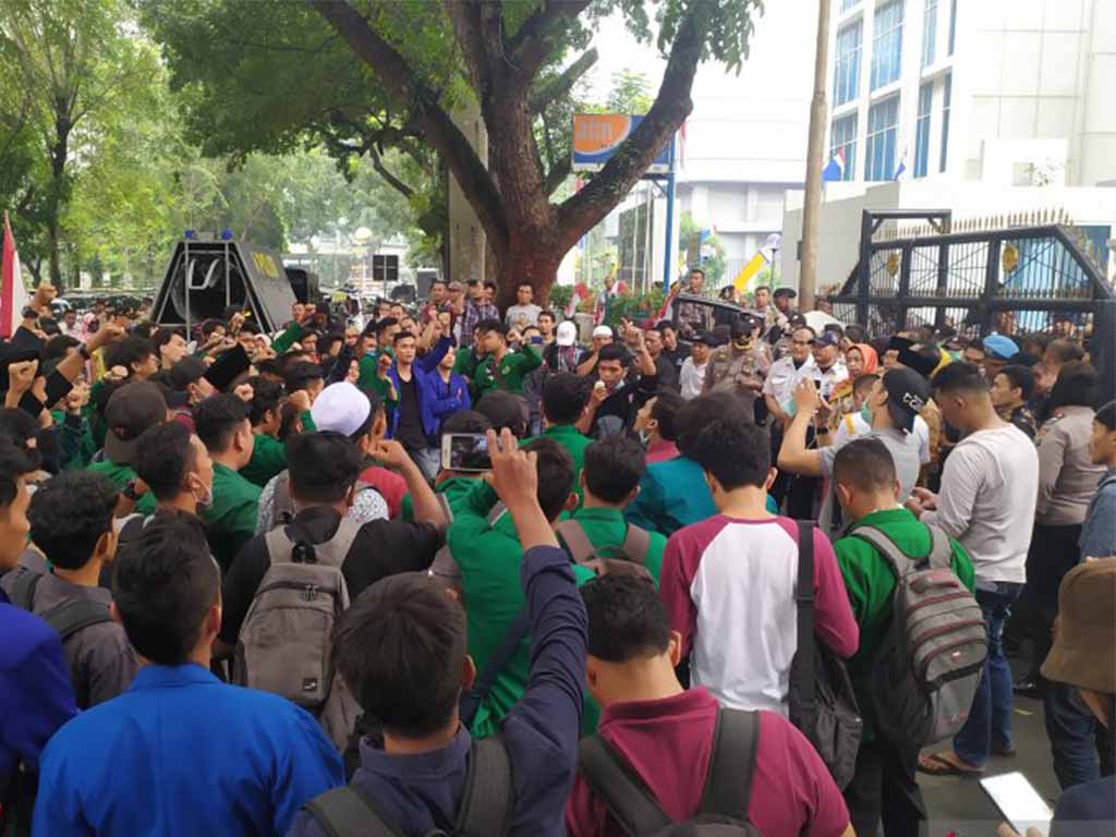 Unjuk rasa di Medan
