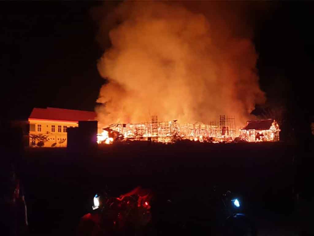 Pembakaran kantor di papua