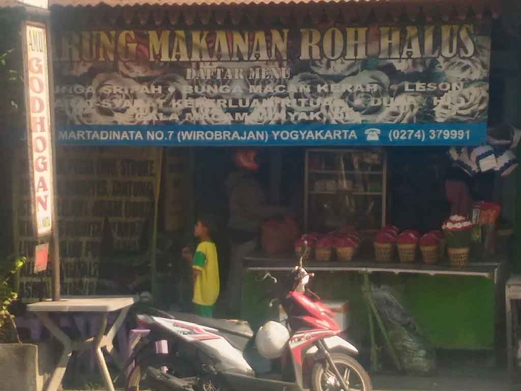 Warung Makanan Roh Halus