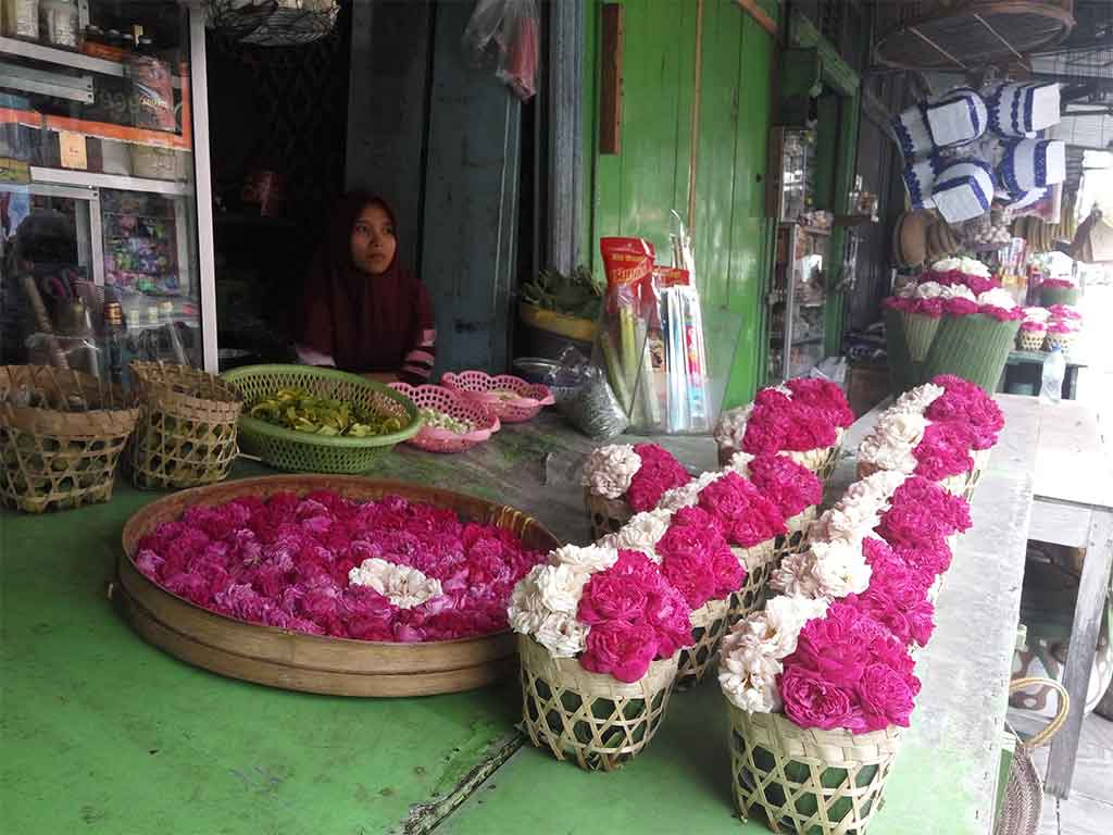 Menu Makanan Roh Halus