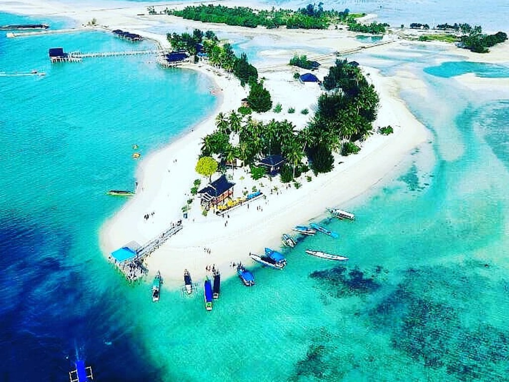 Pulau Bokori di Kendari