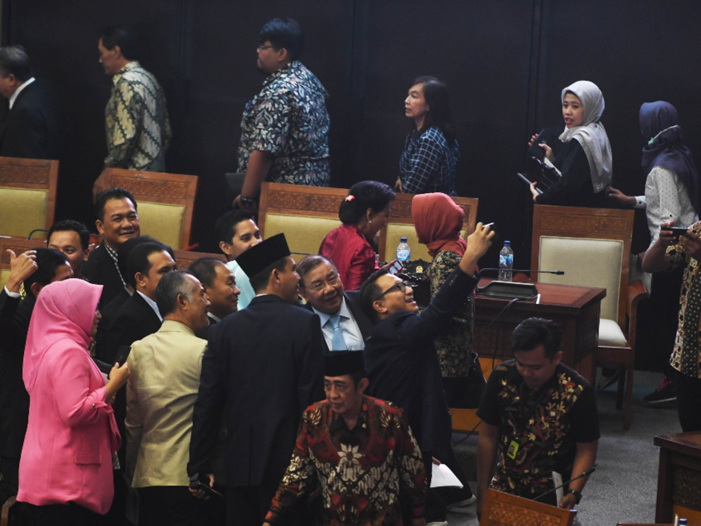 Sidang Paripurna terakhir