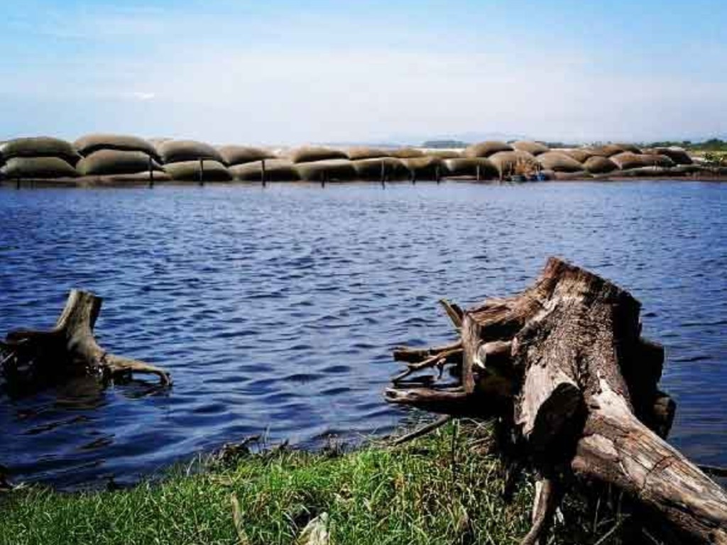 Pantai Pasir Kencana
