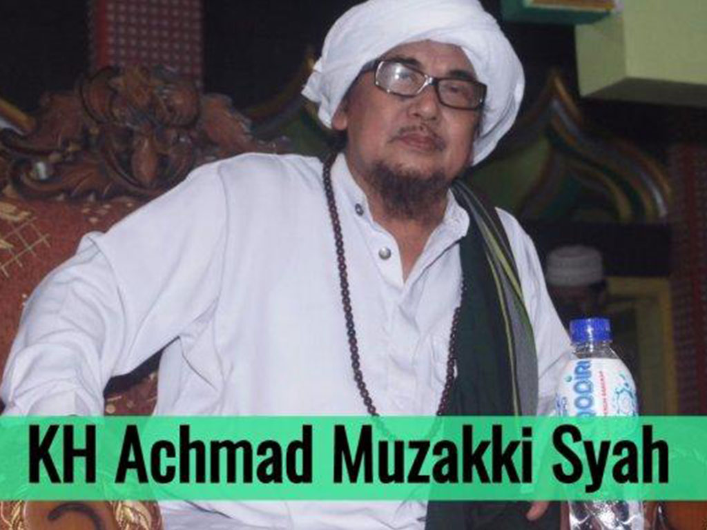 KH Ach Muzakki Syah