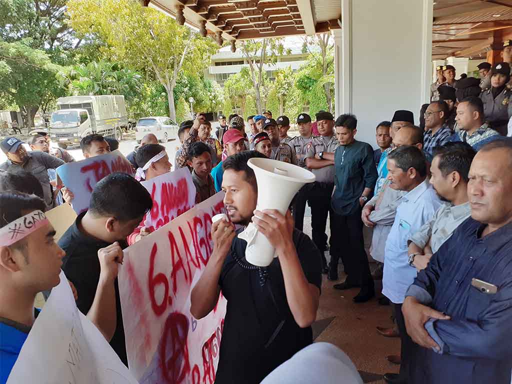Mahasiswa Aceh Demo
