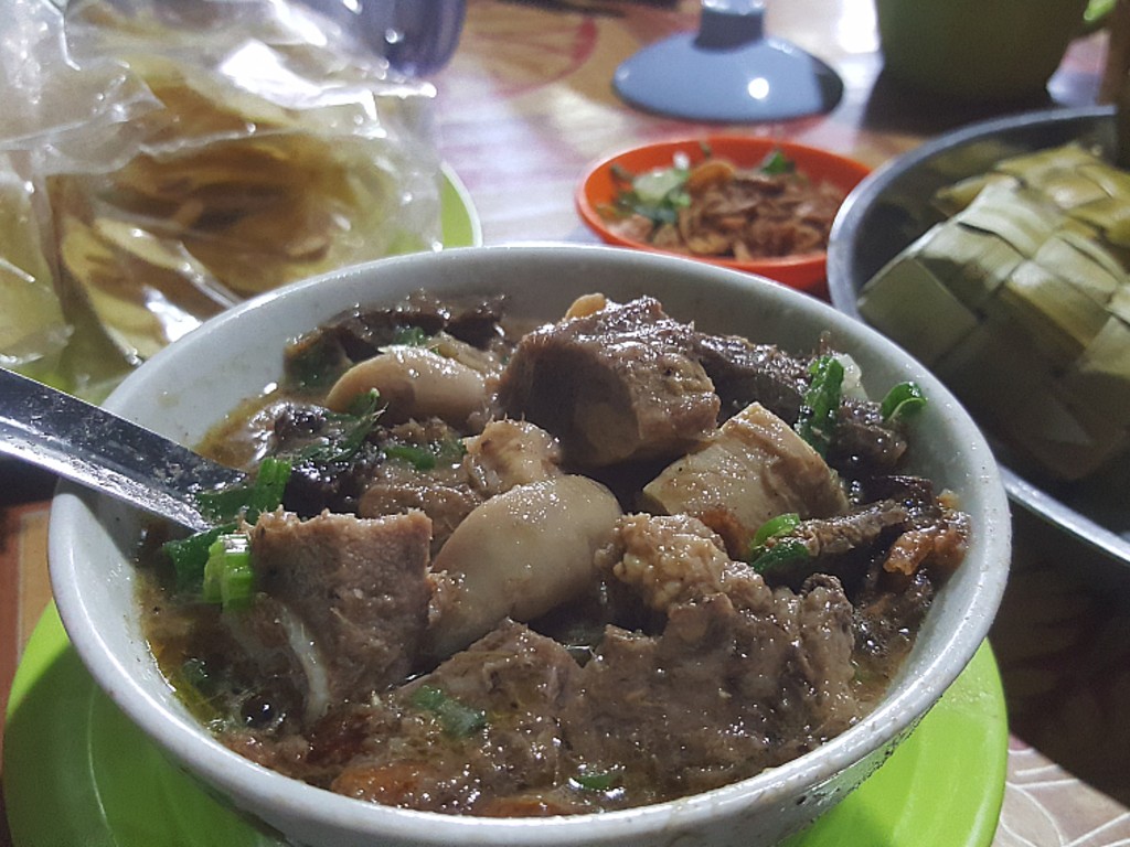 Coto Makassar Daeng Tata