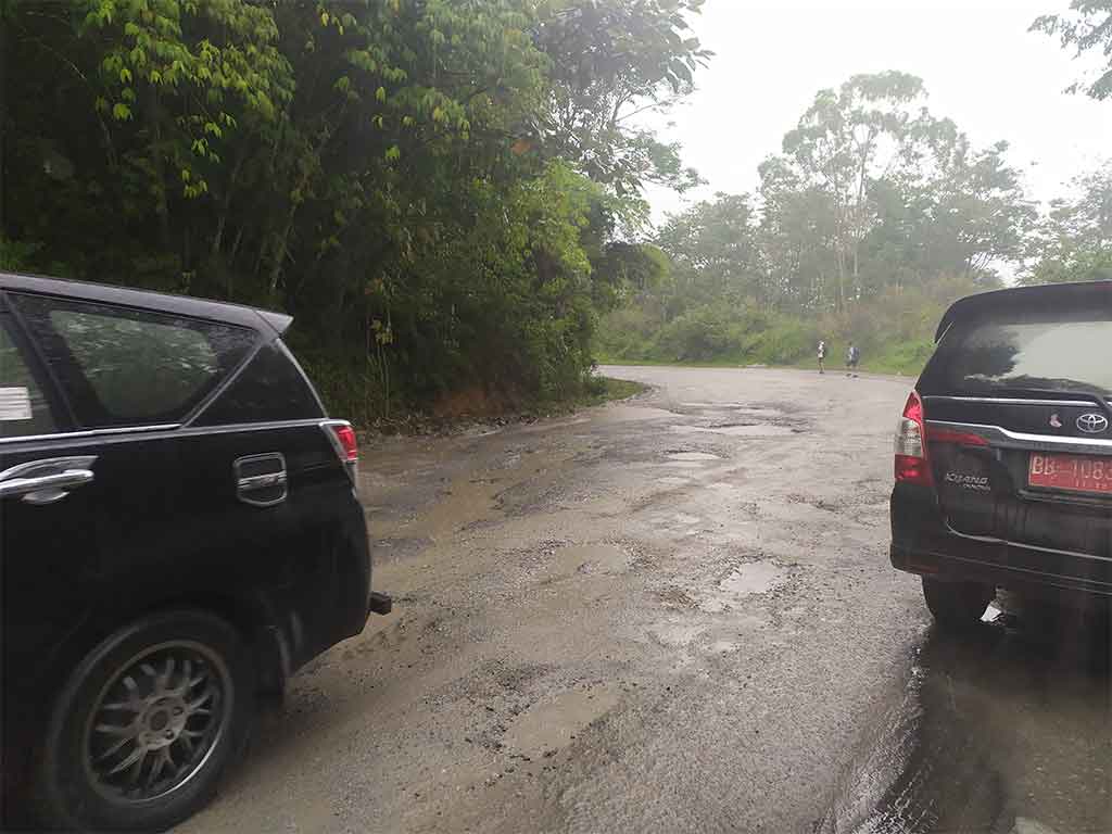 Jalan rusak di tobasa