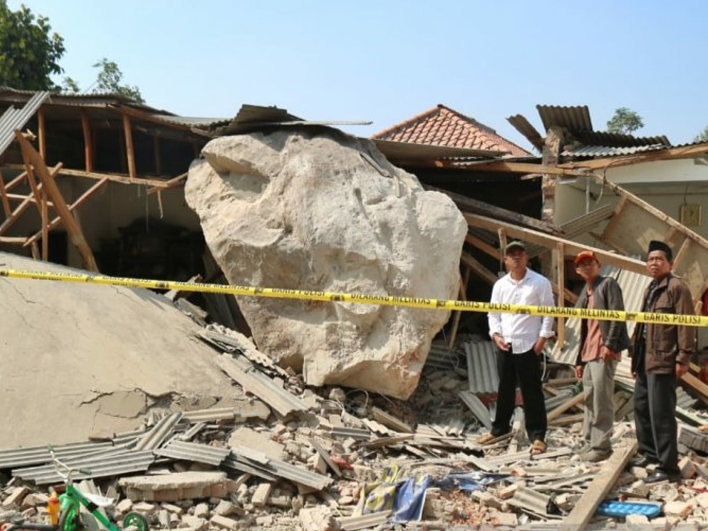 Kronologi Lengkap Insiden Hujan Batu  di Purwakarta Tagar