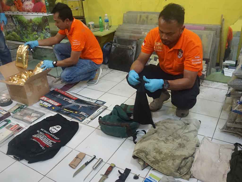 Barang Bukti Teroris Cirebon