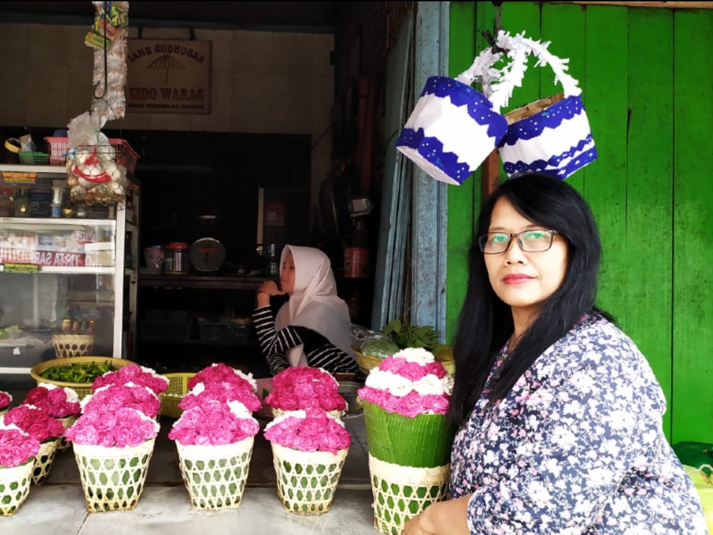 Pemilik Warung Makanan Roh Halus di Yogyakarta