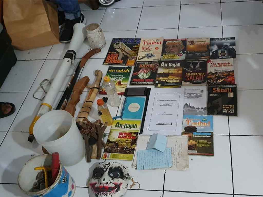 barang bukti dari rumah terduga teroris