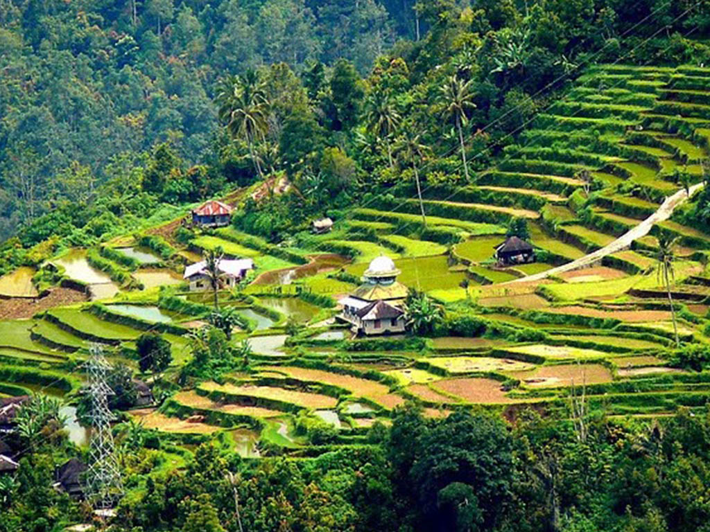 Empat Spot Favorit Danau Maninjau Sumatera Barat Tagar