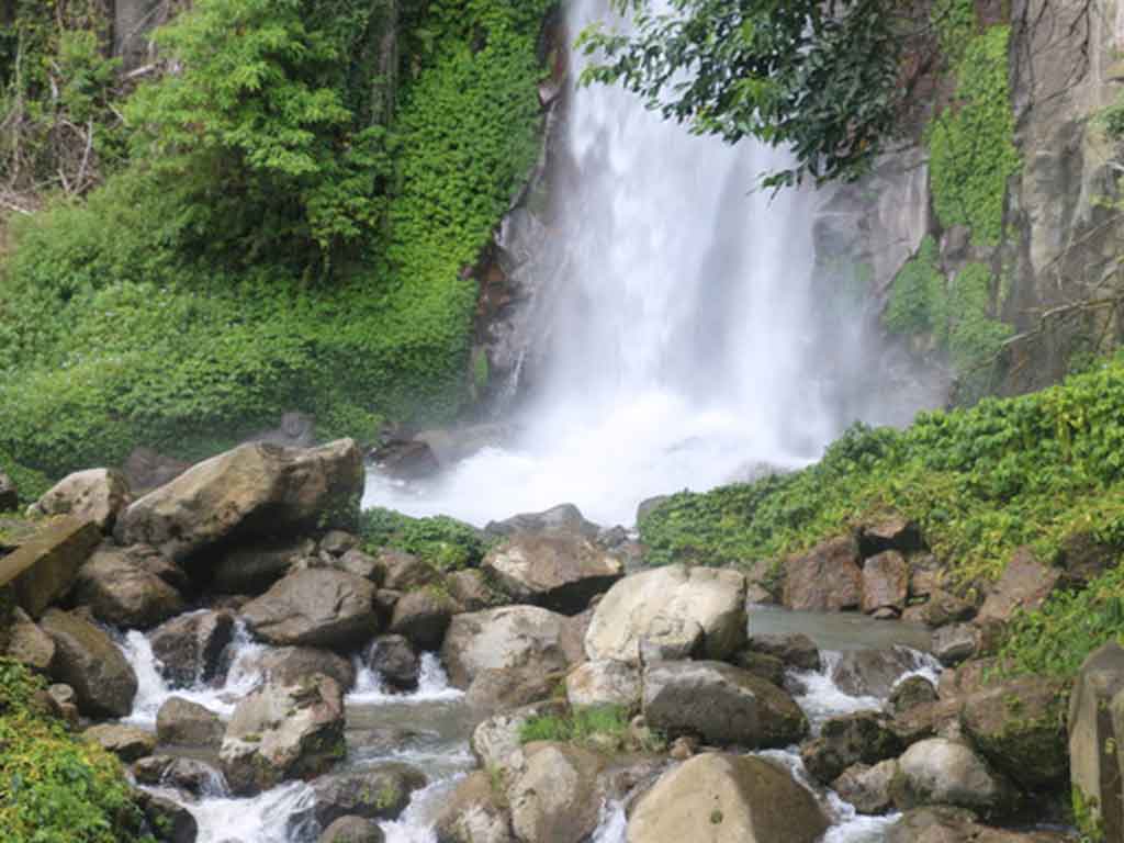 Air Terjun di Humbahas