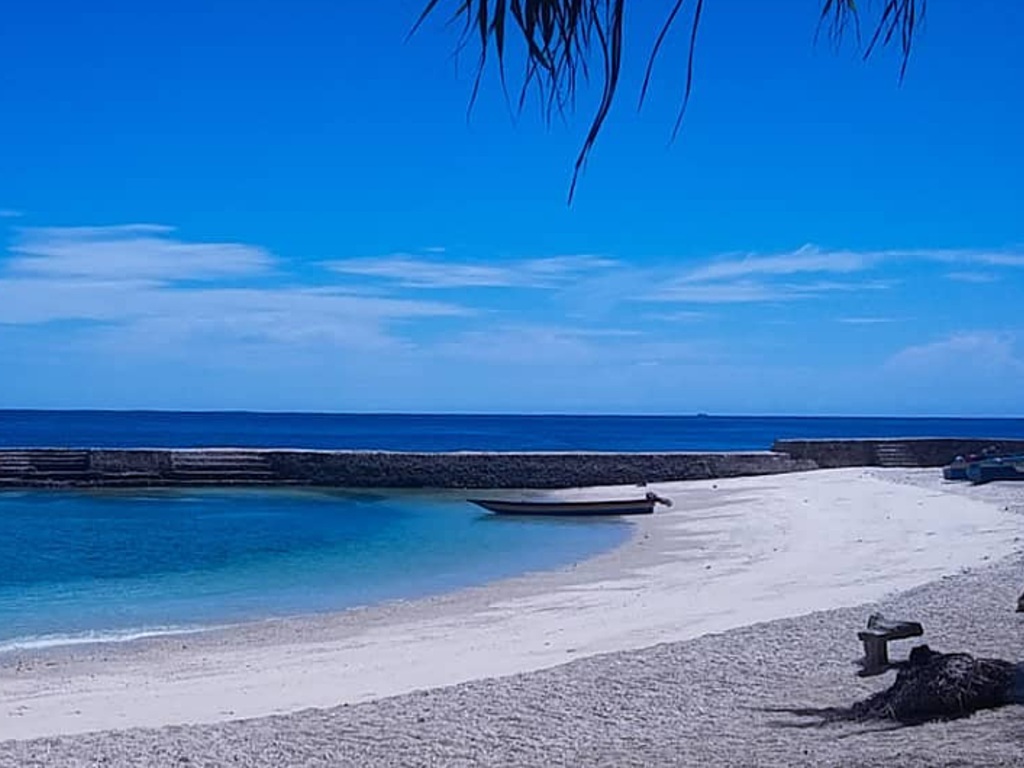 Pantai Santai di Ambon