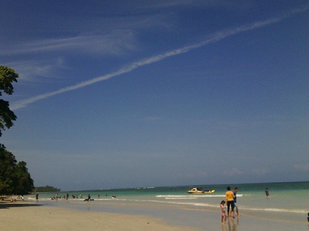 Pantai Natsepa di Ambon