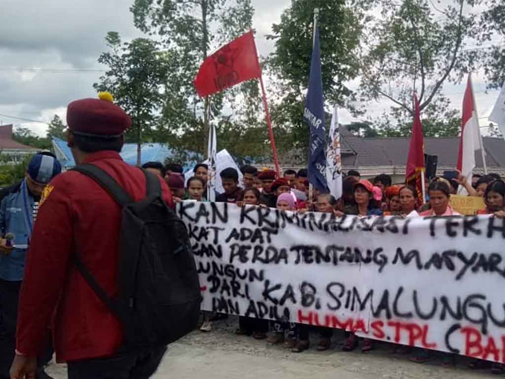 Demo Masyarakat Adat di Simalungun