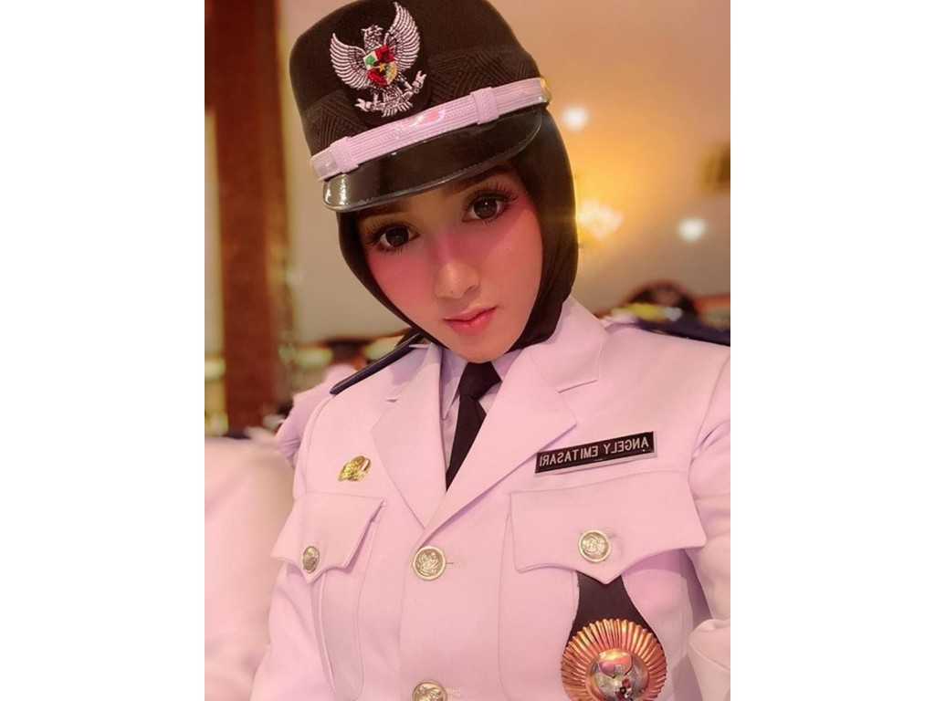 Angely Emitasari