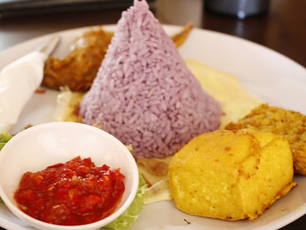 Nasi Uduk Berwarna Ungu