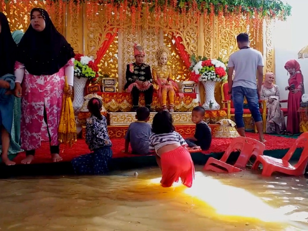 Resepsi Nikah Banjir