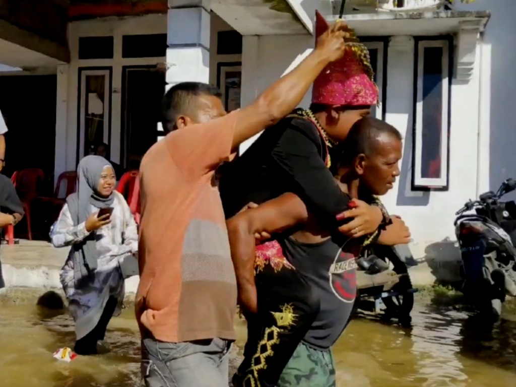 Resepsi Nikah Banjir