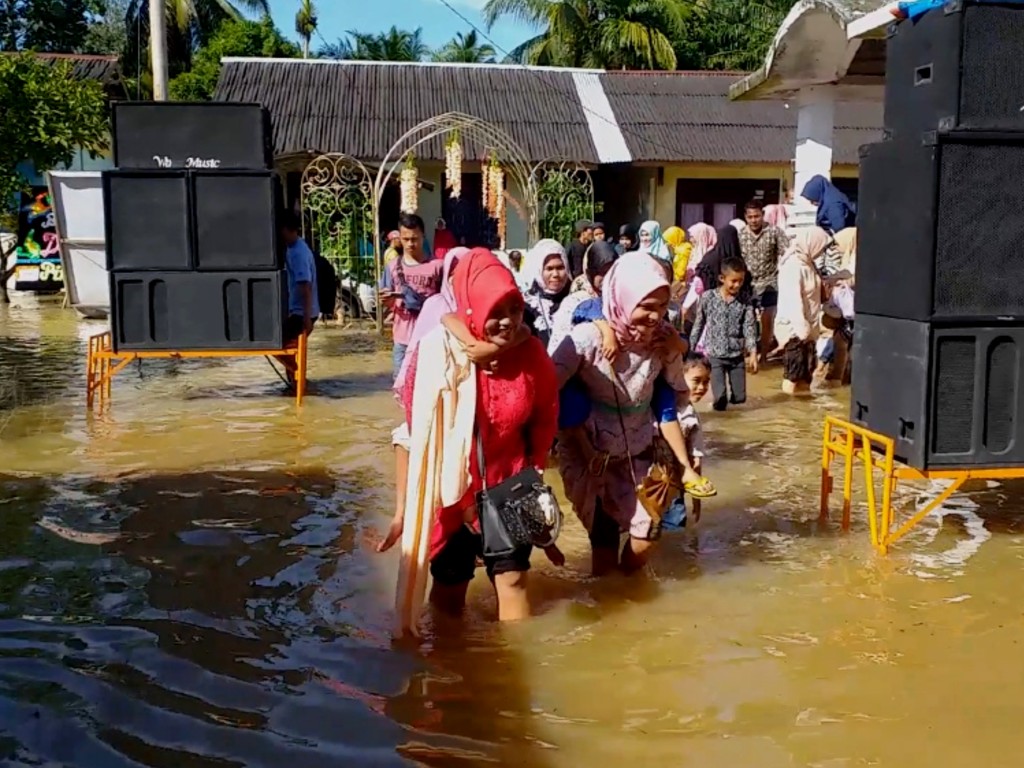 Resepsi Nikah Banjir