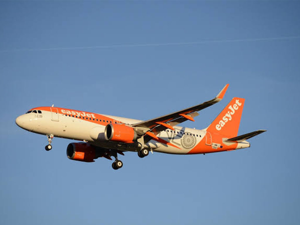 Pesawat Easy Jet