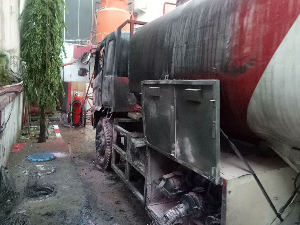 Mobil Tangki Terbakar