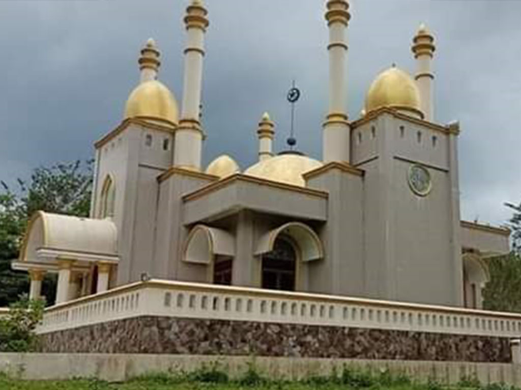Masjid Megah di Hutan Gowa