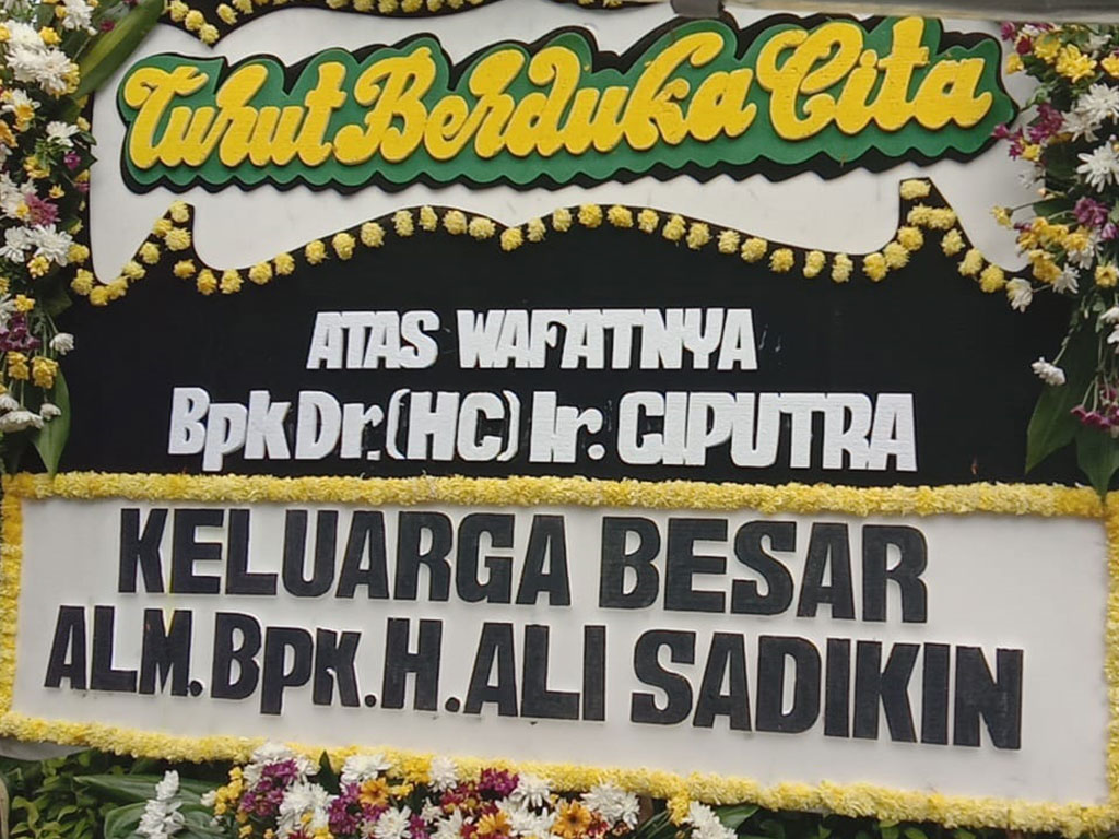 Karangan Bunga Duka Cita