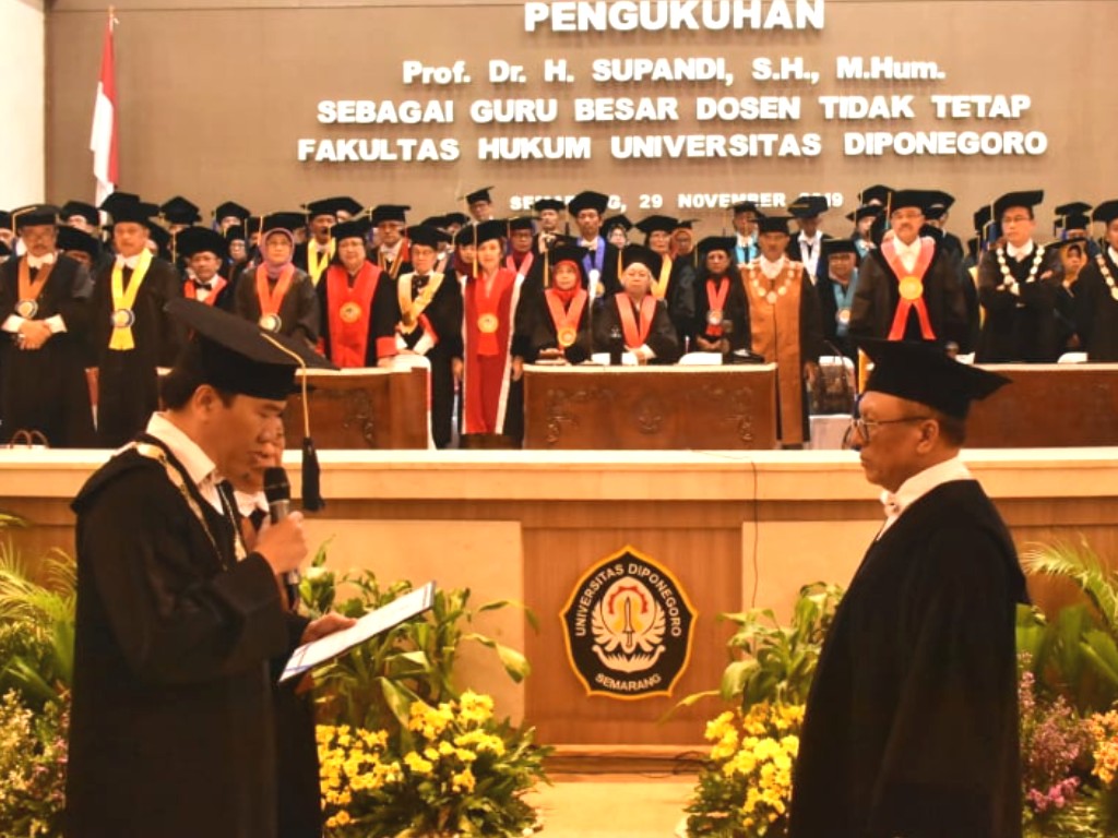 Guru besar Undip