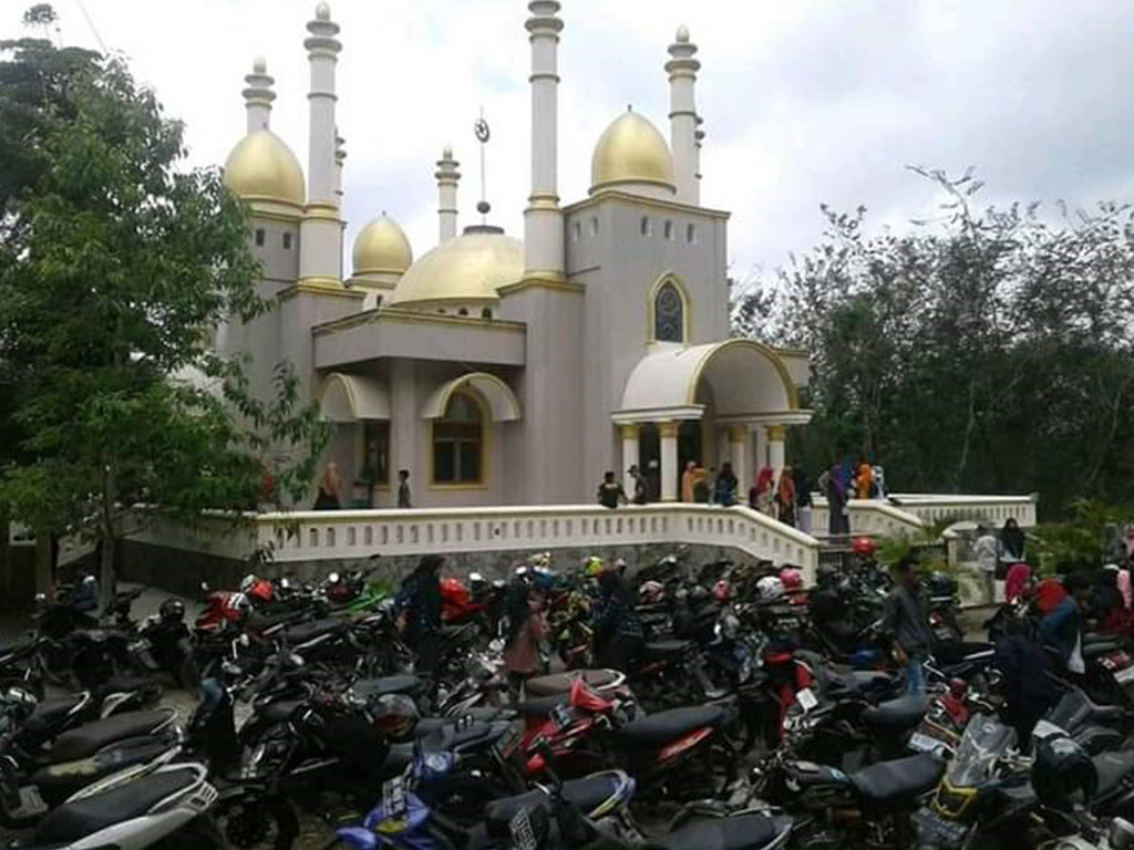 Masjid Tengah Hutan