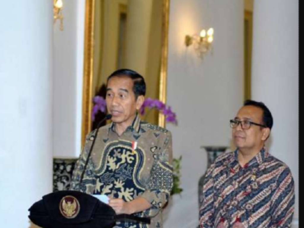 Jokowi Tangkis Isu Pratikno Cawecawe di Golkar Tagar