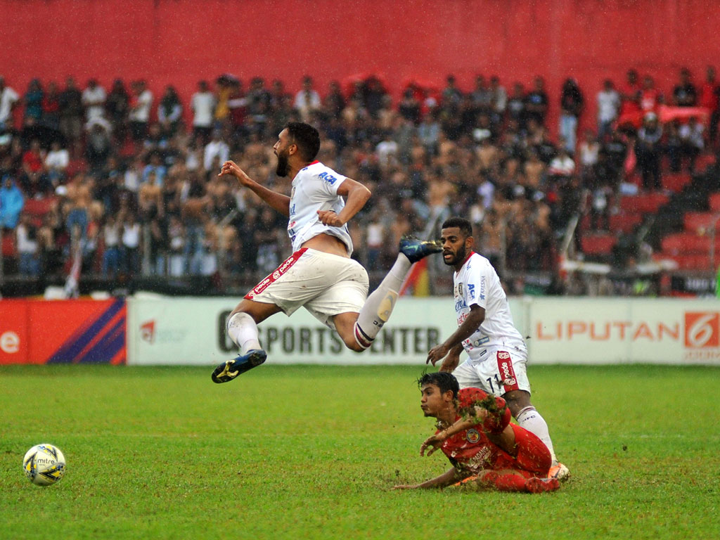 Semen Padang vs Bali United