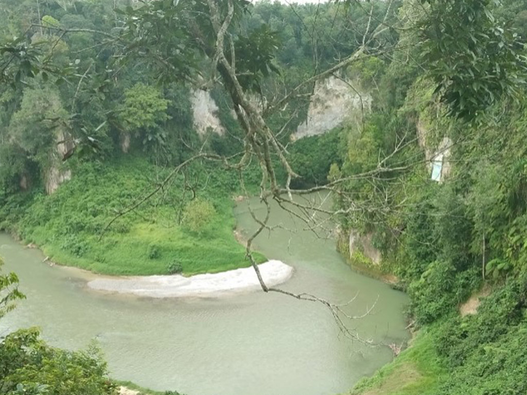 Pantai Simallo