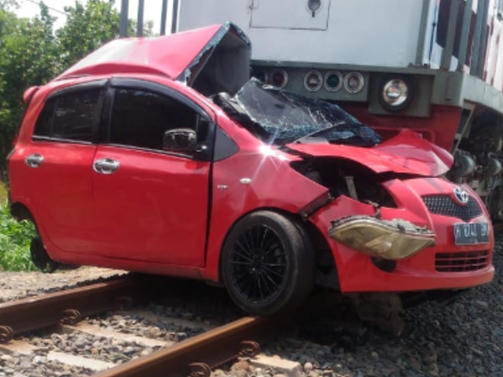 33 kereta