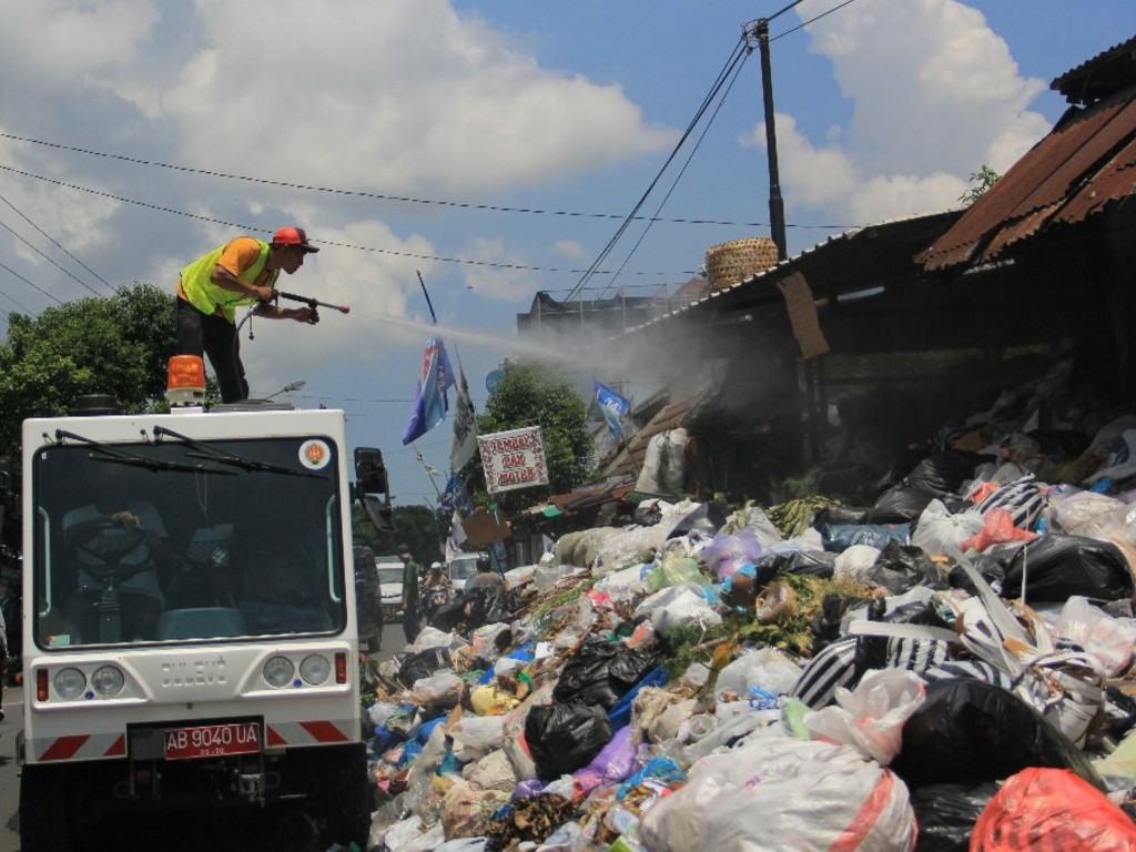 sampah menggunung